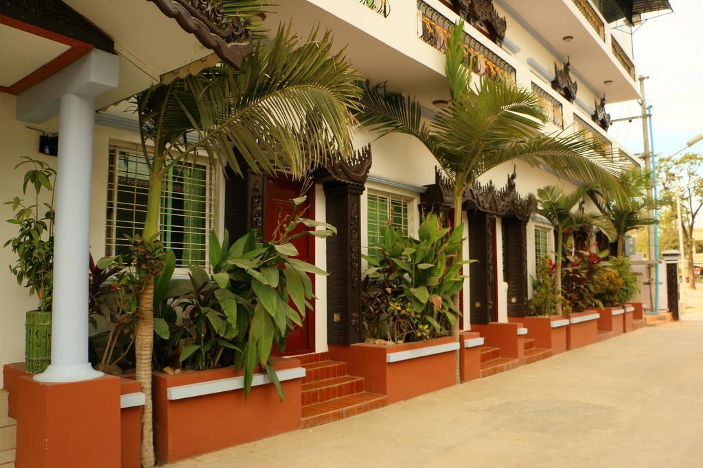 Mandalay White House Hotel Exterior foto